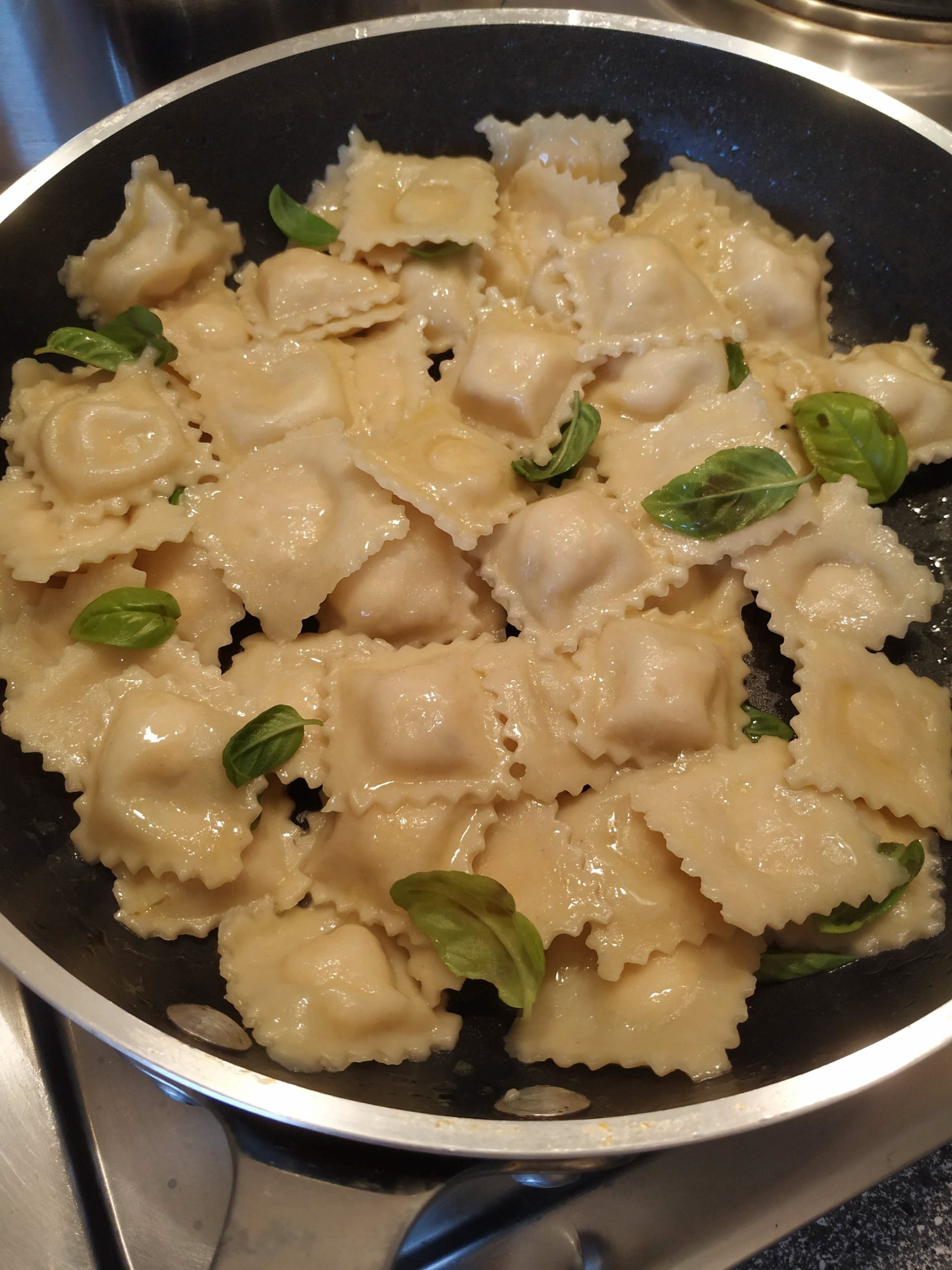 Ravioli mit Lachs-Ricotta-Füllung